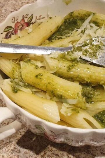 bowl of pasta pesto