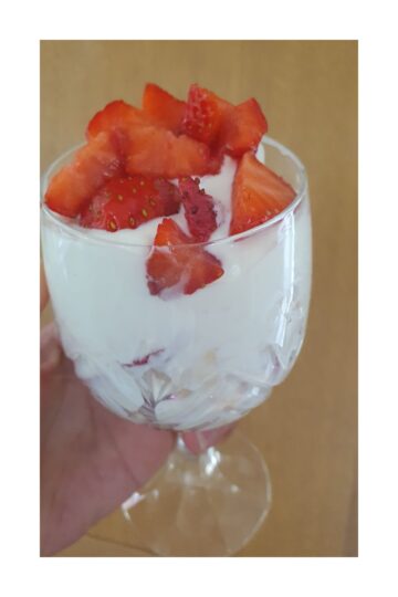 light eton mess