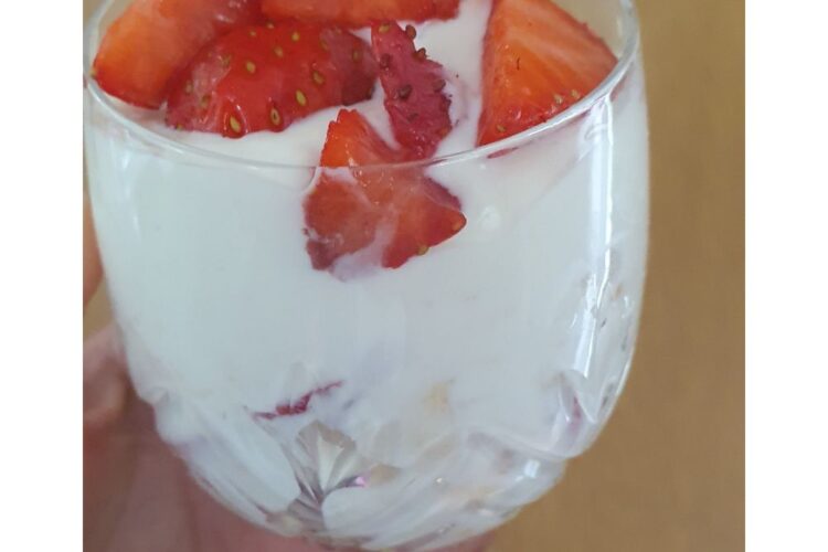 light eton mess